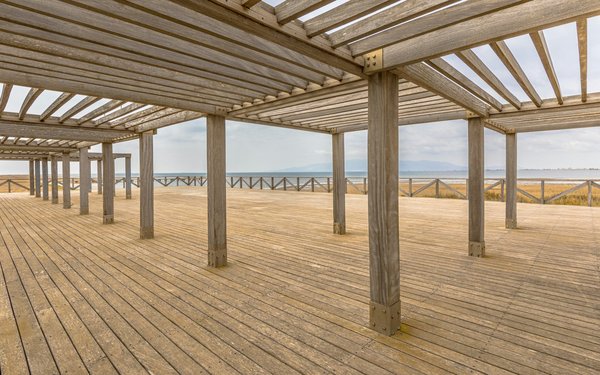 Tout savoir sur la pergola bioclimatique pour un aménagement extérieur réussi : guide complet